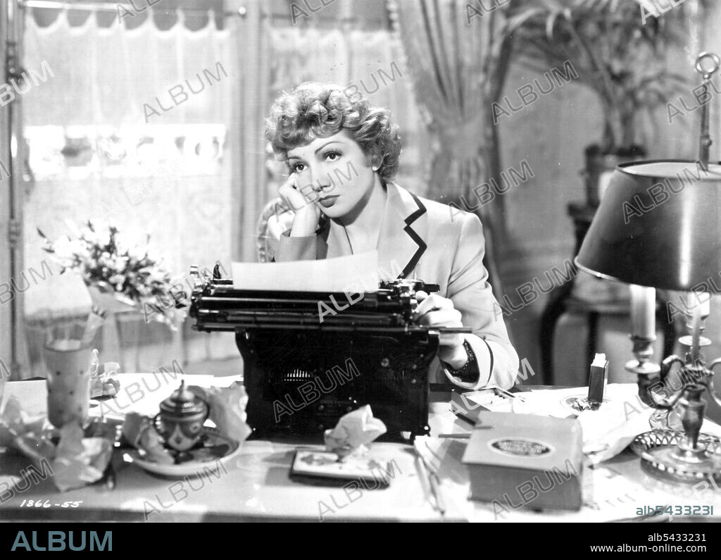 CLAUDETTE COLBERT en ADELANTE, MI AMOR, 1940 (ARISE, MY LOVE), dirigida por MITCHELL LEISEN. Copyright PARAMOUNT PICTURES.