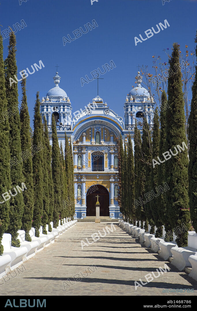 MEXICO. OCOTLAN. Vista parcial del TEMPLO y EX-CONVENTO DE SANTO DOMINGO DE GUZMAN. Estado de Oaxaca.