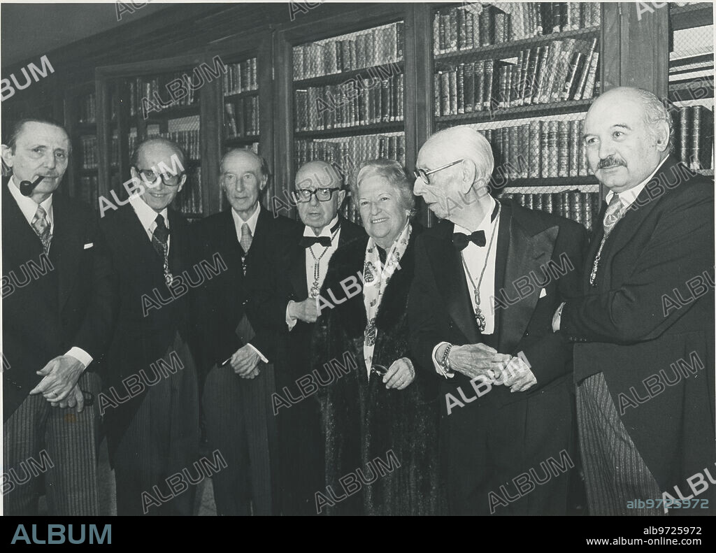 Madrid, 01/28/1979. Ceremony of entry of Carmen Conde into the Royal Spanish Academy. In the image, from left to right, Antonio Buero Vallejo, Alfonso García Valdecasas, Gerardo Diego, Dámaso Alonso, Carmen Conde, José María Pemán and Martín Riquer.