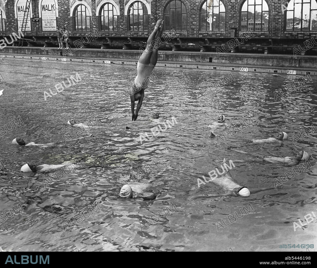 The girls form a star and, as Noeline dives into the centre, they disappear underwater. July 21, 1949.