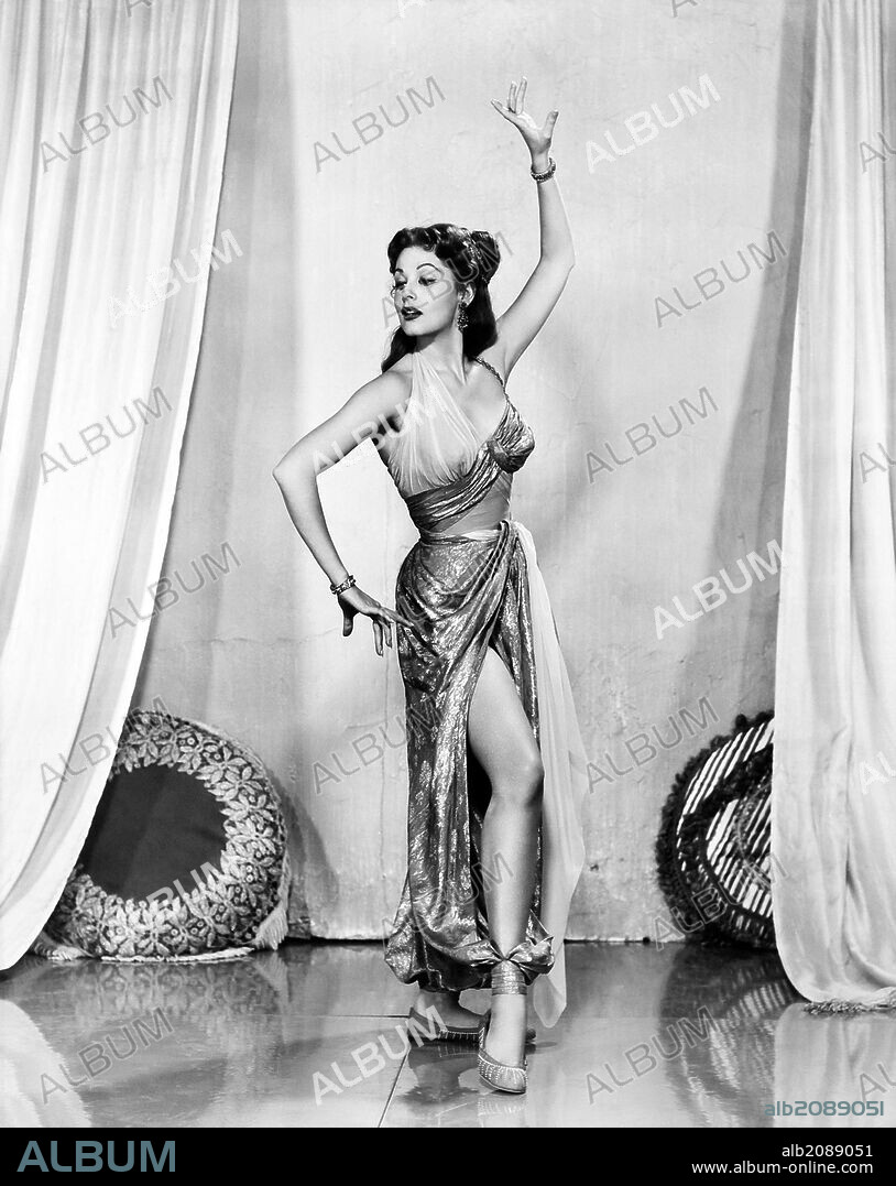 ARLENE DAHL en LA LEGIÓN DEL DESIERTO, 1953 (DESERT LEGION), dirigida por JOSEPH PEVNEY. Copyright UNIVERSAL PICTURES.