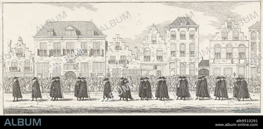 Court servants in the funeral procession of Anna van Hannover in Delft, 1759, Simon Fokke, after Paulus Constantijn la Fargue, 1759 - 1761, Members of the stadholder court. Part of a series of 16 plates in etching print of the funeral statie of the princess Anna van Hannover, buried in Delft on February 23, 1759., print maker: Simon Fokke, intermediary draughtsman: Paulus Constantijn la Fargue, Amsterdam, 1759 - 1761, paper, etching, h 190 mm × w 399 mm.