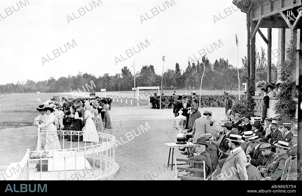 May 14, 1907. Madrid. The Pigeon shooting championship (General view of the pigeon shooting during the Shooting on the last day of the Championship. (Approx. date.