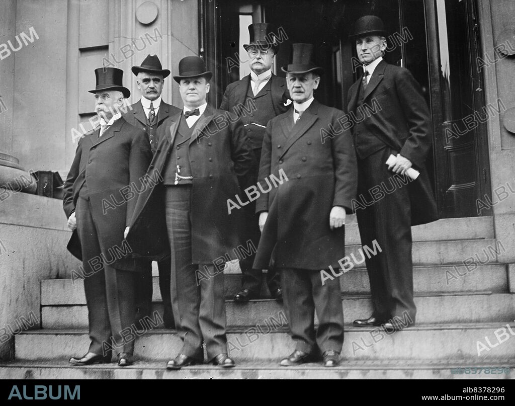 HARRIS & EWING. Governors. Jacob Harold Gallinger, Rep. from New Hampshire, Robert P. Bass, Governor of New Hampshire, Left Rear, 1912. [US politicians: Jacob Harold Gallinger, Representative 1885-1889, Senator 1891-1918, (left); farmer and forestry expert Robert Perkins Bass, Governor of New Hampshire 1911-1913].