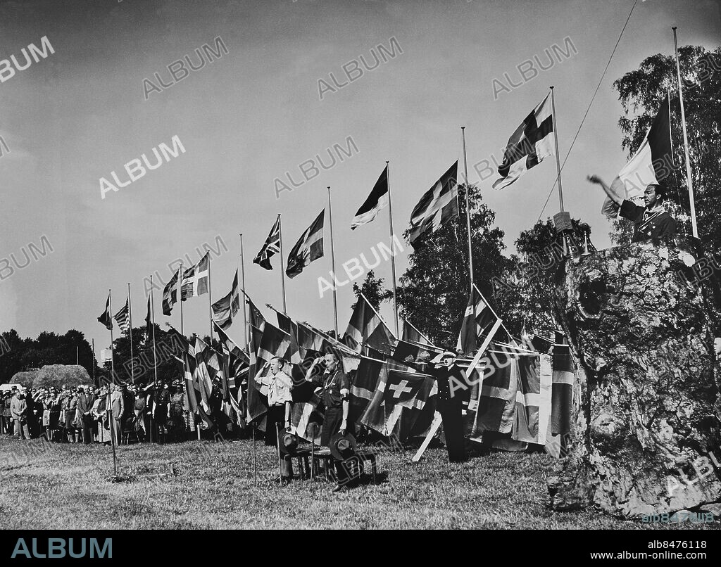 ARKIV 1938 . Invigning av scoutläger vid Tullgarn.. Inaugaration of a scout camp at Tullgarn. Foto: TT / Kod 1900.