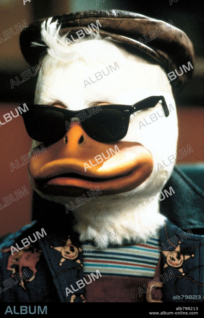 HOWARD, UN NUEVO HEROE, 1986 (HOWARD THE DUCK), dirigida por WILLARD HUYCK. Copyright UNIVERSAL PICTURES.