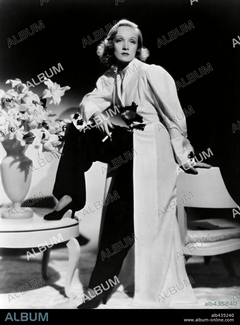 MARLENE DIETRICH in ANGEL, 1937, unter der Regie von ERNST LUBITSCH. Copyright PARAMOUNT PICTURES.