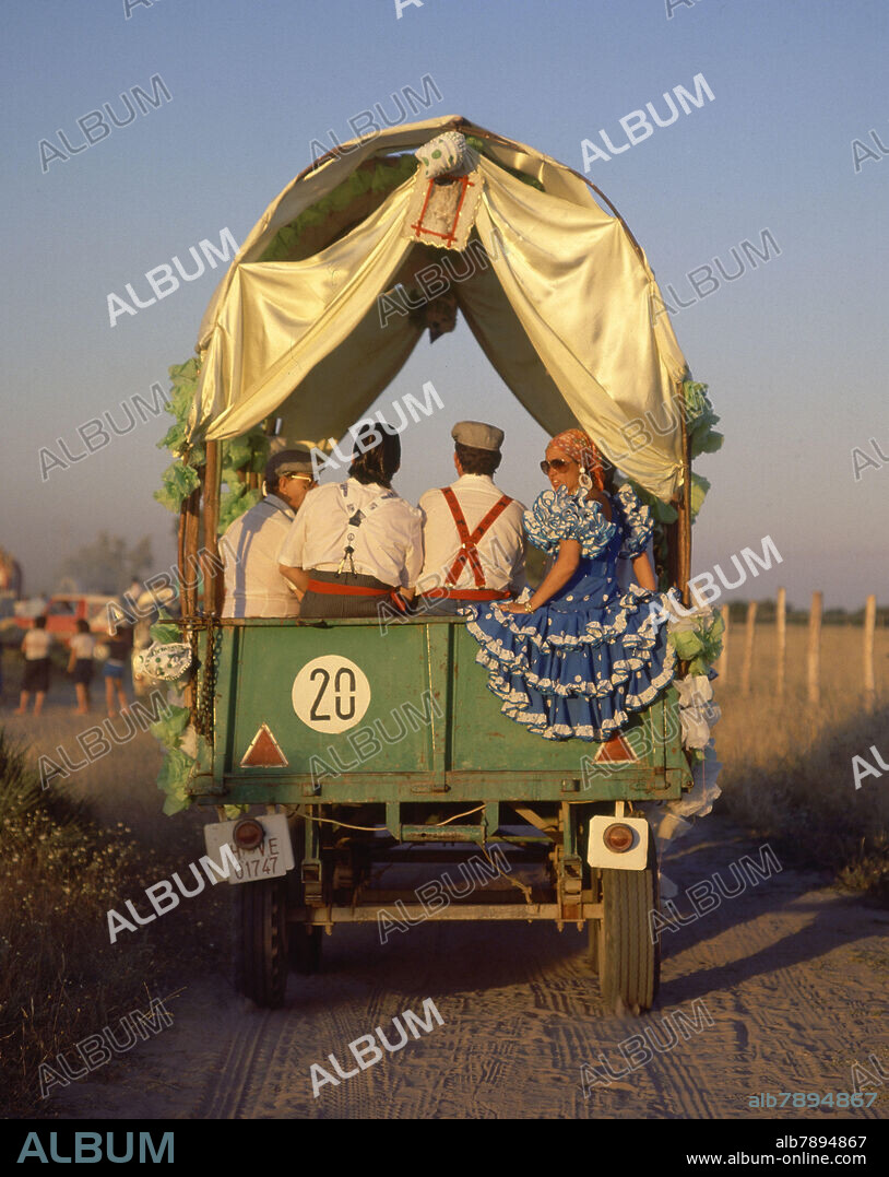 REMOLQUE CAMINO DEL ROCIO - FOTO 1978.