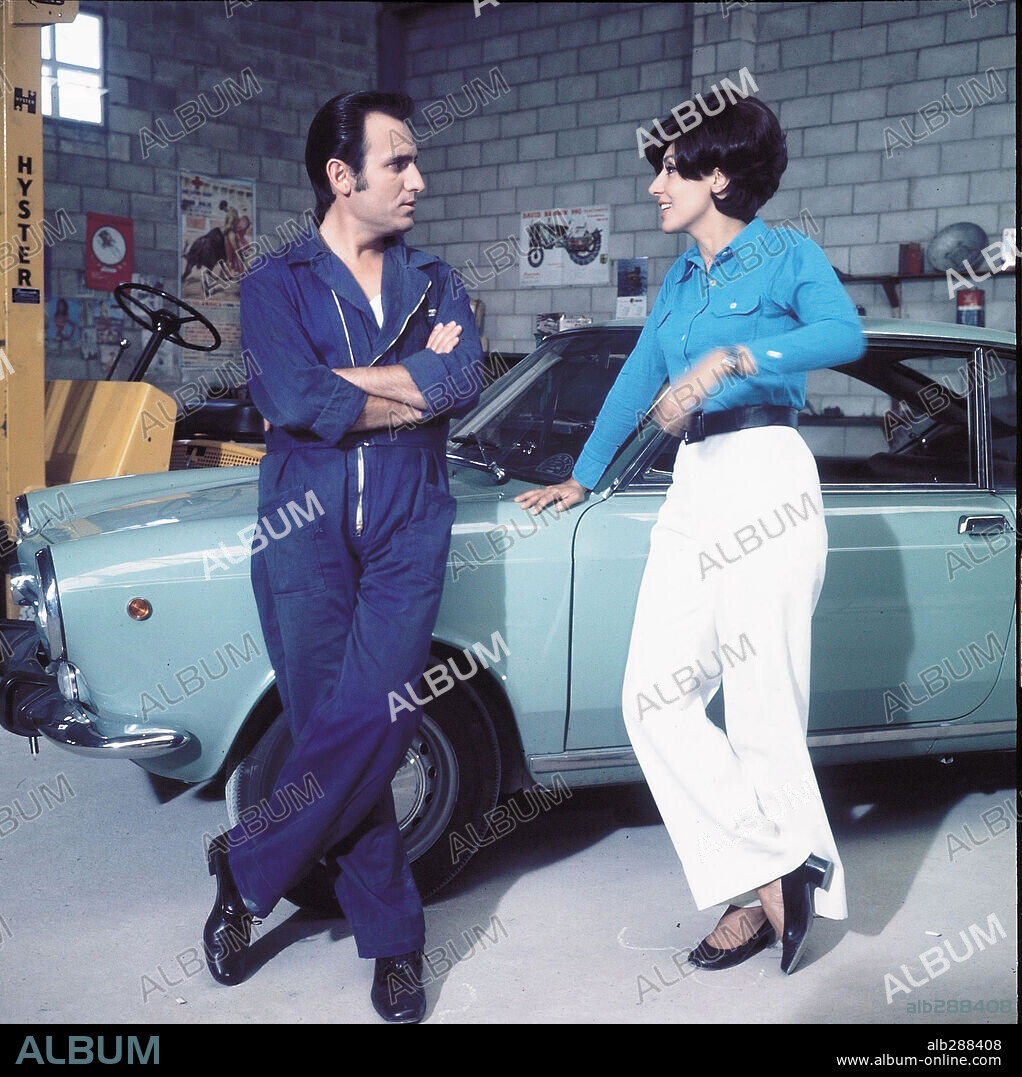 CONCHA VELASCO y MANOLO ESCOBAR en JUICIO DE FALDAS, 1969, dirigida por JOSE LUIS SAENZ DE HEREDIA. Copyright ARTURO GONZALEZ P.C.