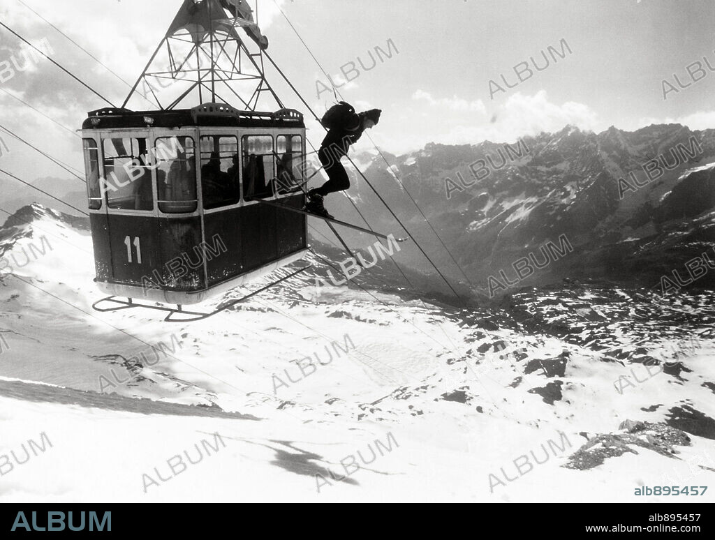 JEAN-CLAUDE KILLY in SNOW JOB, 1972, unter der Regie von GEORGE H. ENGLUND. Copyright WARNER BROTHERS.