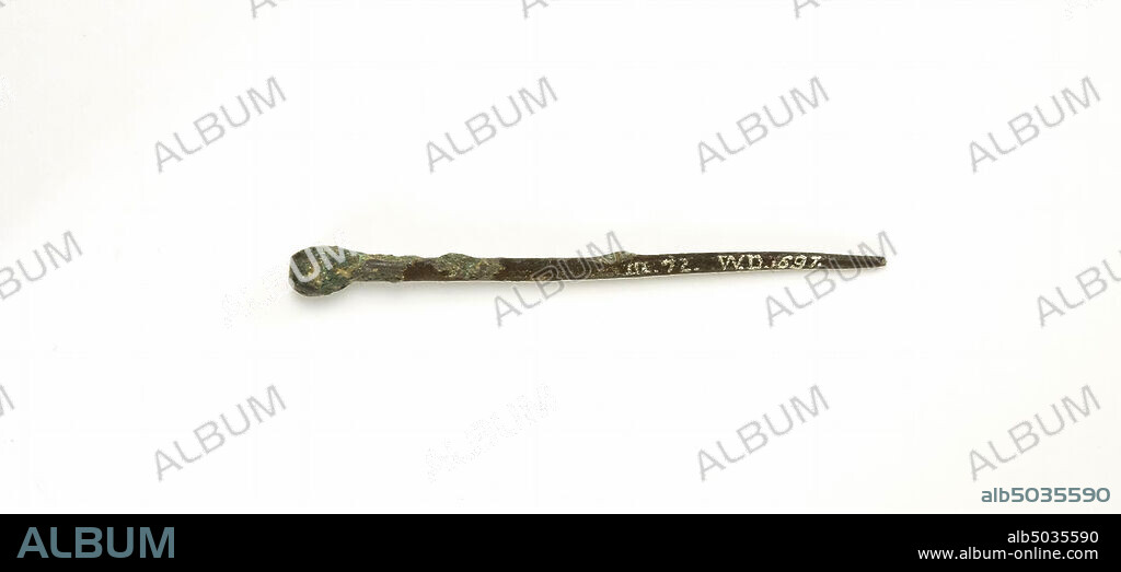 Bronze hair needle with angular head, needle, hair needle, metal, bronze, 8,6 x 0,7 cm, 6,1 grams, vmec 700-850, Netherlands, Utrecht, Wijk bij Duurstede, Wijk bij Duurstede, Dorestad.