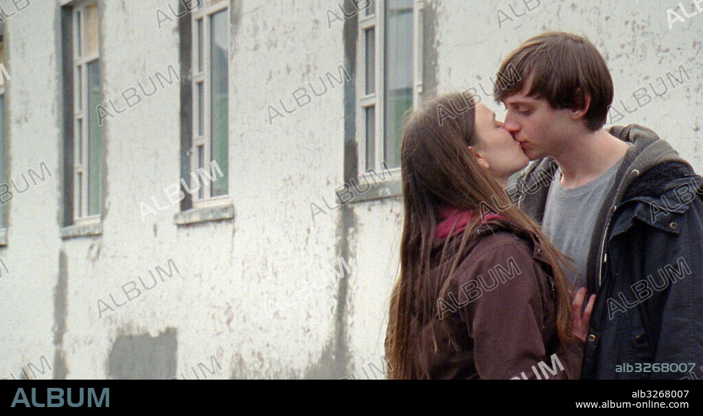 ATLI OSKAR FJALARSSON y RAKEL BJORK BJORNSDOTTIR en SPARROWS, 2015 (ÞRESTIR), dirigida por RUNAR RUNARSSON. Copyright MP FILM/NIMBUS FILM PRODUCTIONS/NIMBUS ICELAND/PEGASUS PICTU.