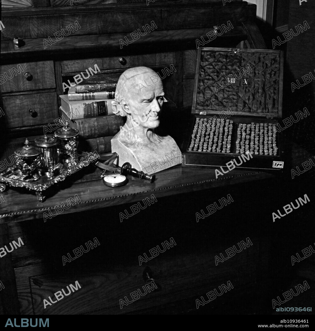 Reproduction from the Edwin Redslob collection: bust and things of Samuel Hahnemann, Germany 1930s.