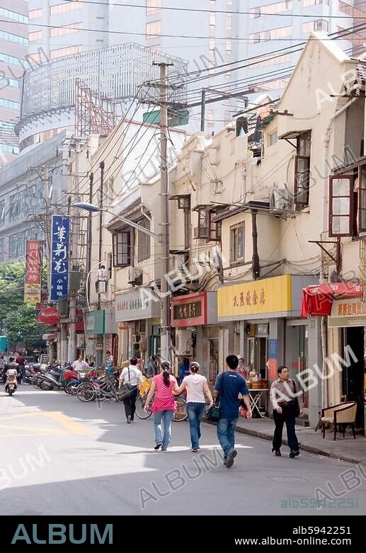 Shanghai, Altstadt, Shikumen typische LiLong-Häuser, Gassenhäuser.Die Hinterhäuser werden über ein System von Gassen und Höfen erschlossen. (Shanghai,Shanghai,CHN) Florian Monheim.