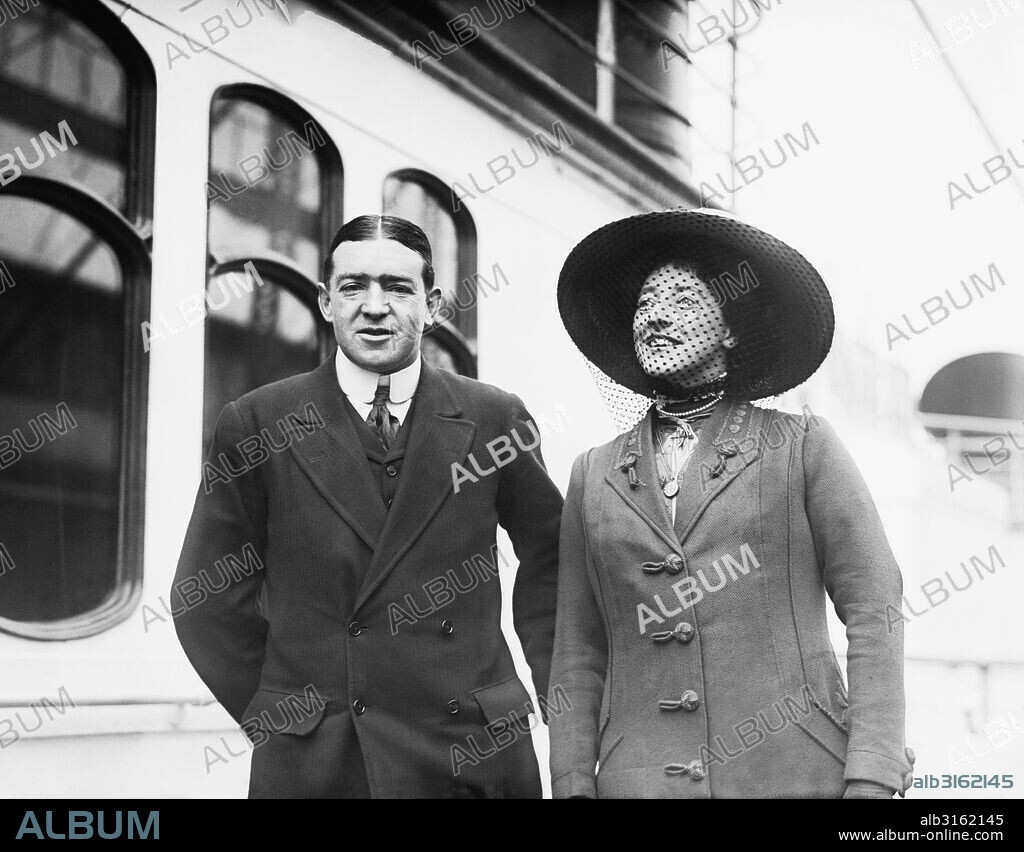 United States: c. 1909. Antarctic explorer Sir Ernest Shackleton and his wife.