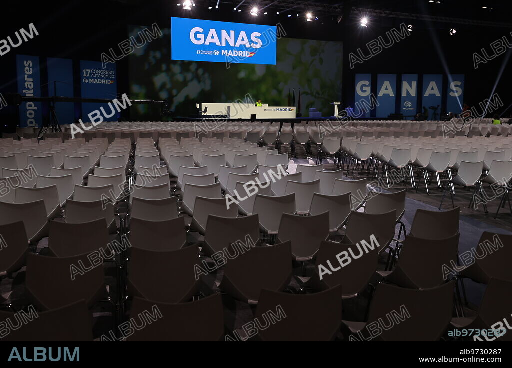 Madrid, 05/19/2022. Final technical touches on the stage of pavilion 6 of Ifema where the Congress of the Popular Party of Madrid will be held. Photo: Jaime García. ARCHDC.