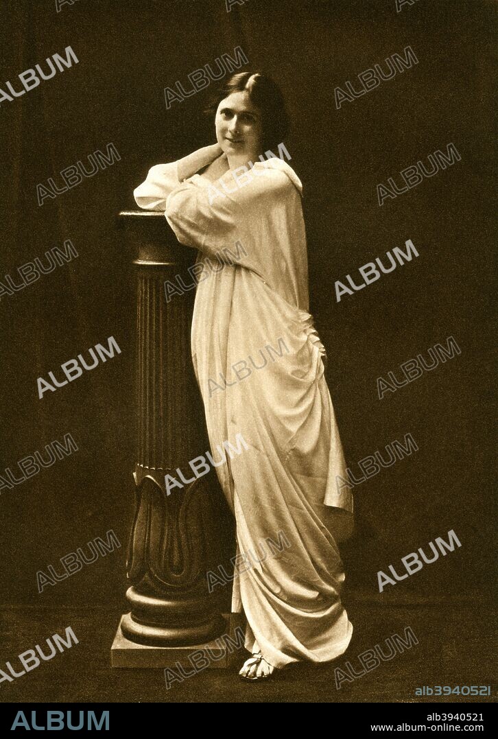 Miss Isadora Duncan, late 19th century. Portrait of British dancer Isadora Duncan (1877-1927). Illustration from the book Dancing, Beauty and Games, by Lady Constance Stewart Richardson, published by Arthur L Humphreys, (London, 1913).