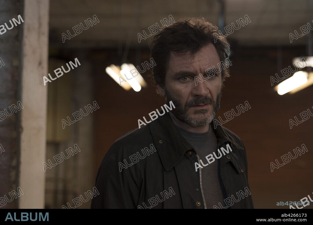 ALEX BRENDEMÜHL in 7 RAZONES PARA HUIR, 2019, unter der Regie von DAVID TORRAS, ESTEVE SOLER und GERARD QUINTO. Copyright No Hay Banda / Producciones del Interior AIE.