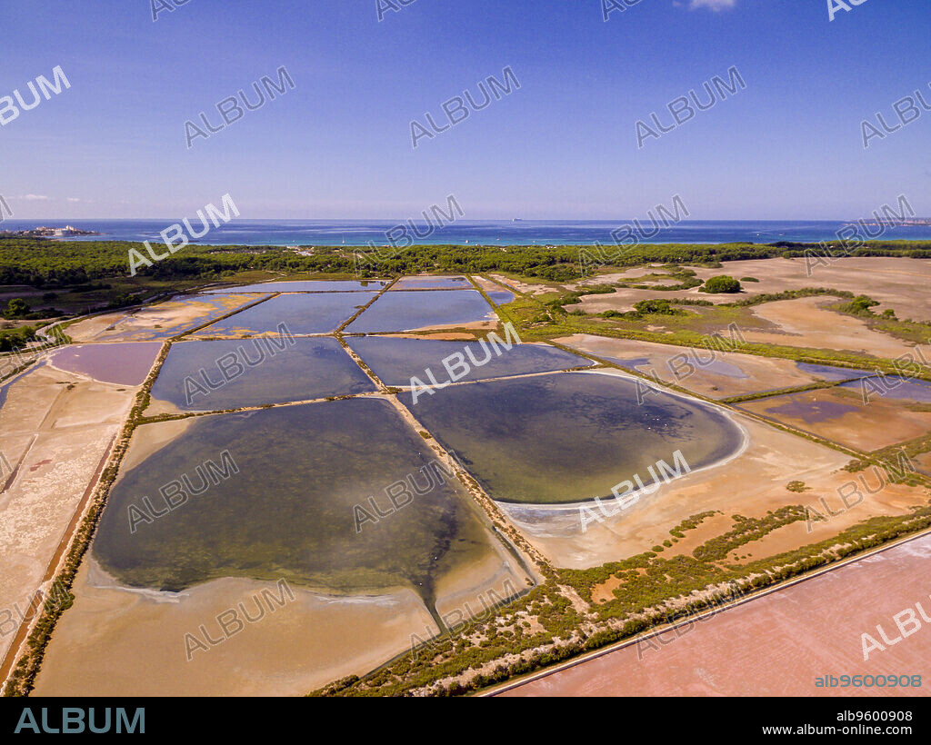 Es Trenc Salt Flats, Es Trenc-Salobrar de Campos, Natural Area of Special Interest, municipality of Campos, Mallorca, Balearic Islands, Spain.