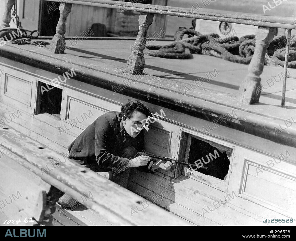 HAROLD LLOYD in THE KID BROTHER, 1927. Copyright PARAMOUNT PICTURES.