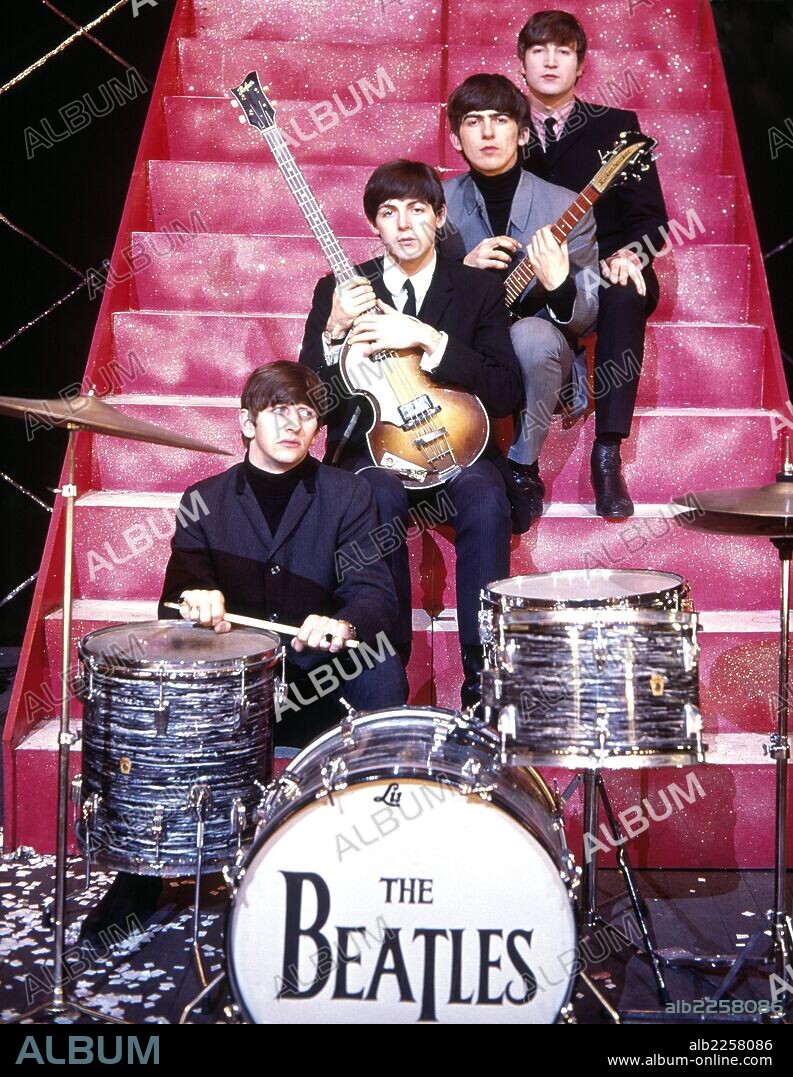 THE BEATLES. BANDA DE ROCK INGLESA. CONSTITUIDA EN EL AÑO 1962 POR John Lennon , George Harrison , James Paul McCartney y Ringo Starr.