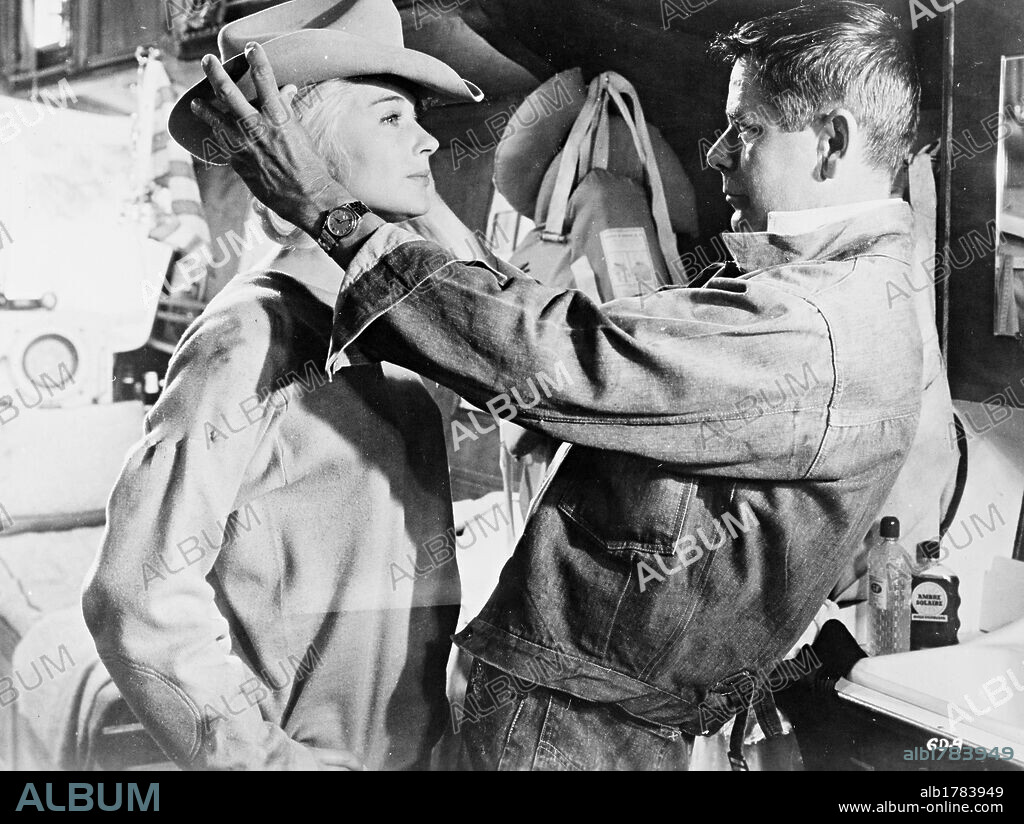 GLENN FORD y HOPE LANGE en ESE DESINTERESADO AMOR, 1963 (LOVE IS A BALL). Copyright UNITED ARTISTS.