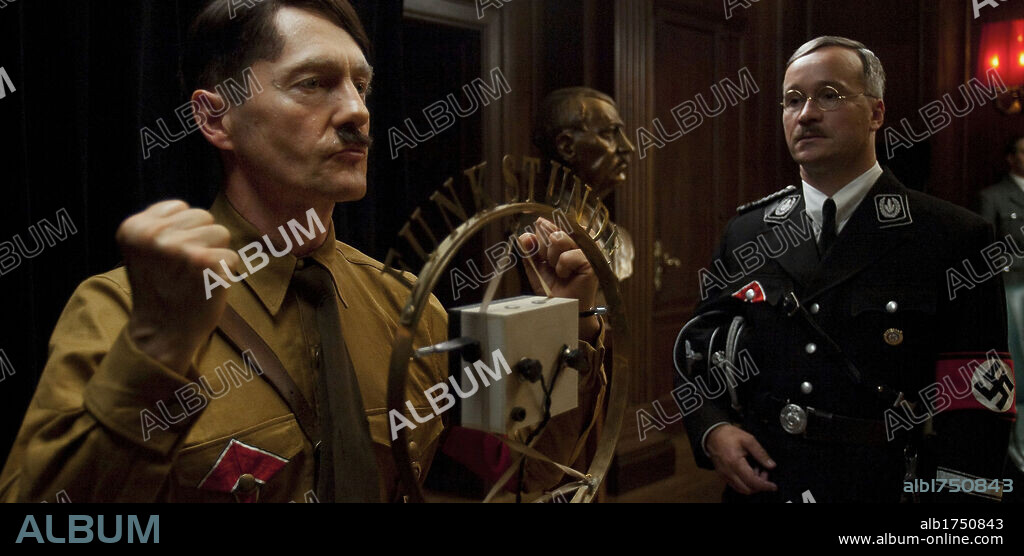 Adolf Hitler y UDO SCHENK. UDO SCHENK en LA REDADA, 2010 (LA RAFLE), dirigida por ROSE BOSCH. Copyright LEGENDE FILMS.