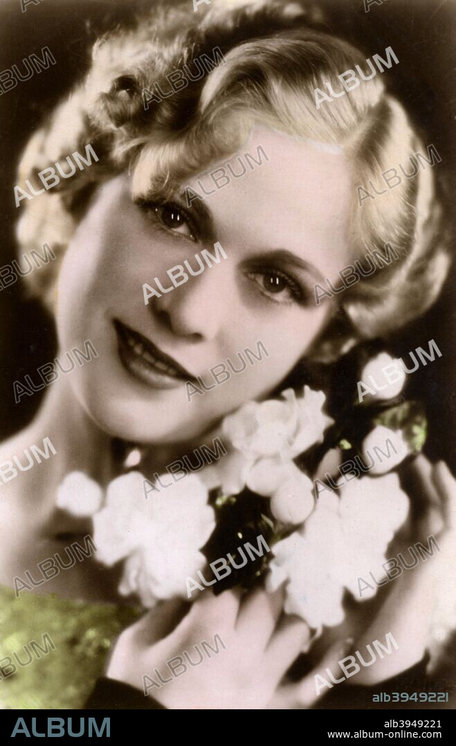 Esther Ralston (1902-1994), American actress, 20th century. Ralston was a popular actress of the silent film era.