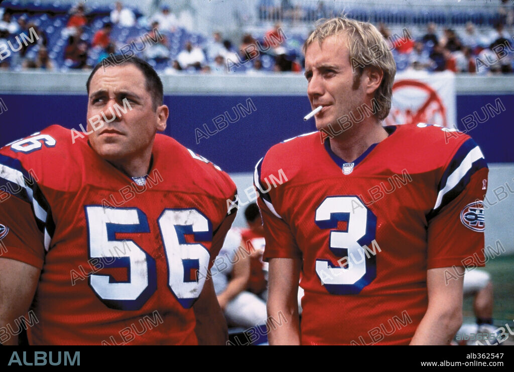 JON FAVREAU in THE REPLACEMENTS, 2000, directed by HOWARD DEUTCH. Copyright WARNER BROS. PICTURES.