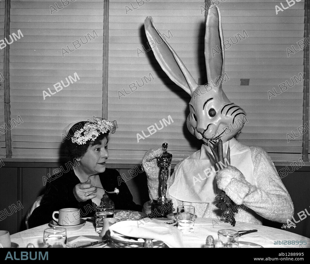 JOSEPHINE HULL in HARVEY, 1950, directed by HENRY KOSTER. Copyright UNIVERSAL PICTURES.