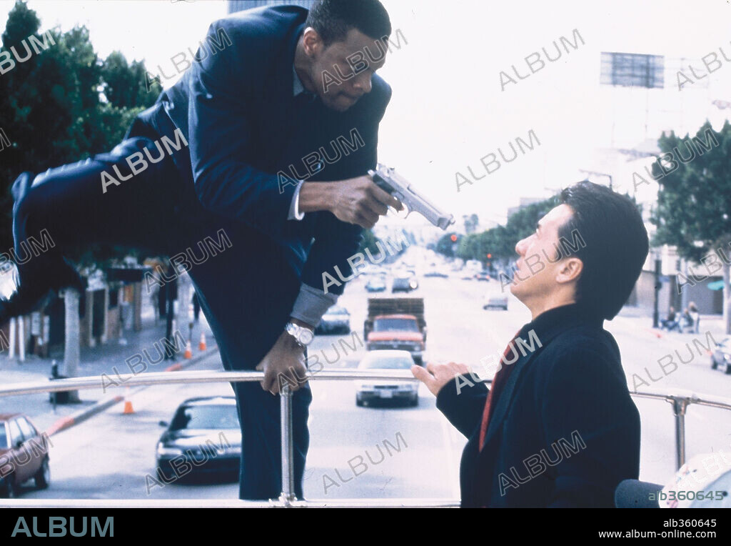 CHRIS TUCKER y JACKIE CHAN en HORA PUNTA, 1998 (RUSH HOUR), dirigida por BRETT RATNER. Copyright NEW LINE CINEMA.