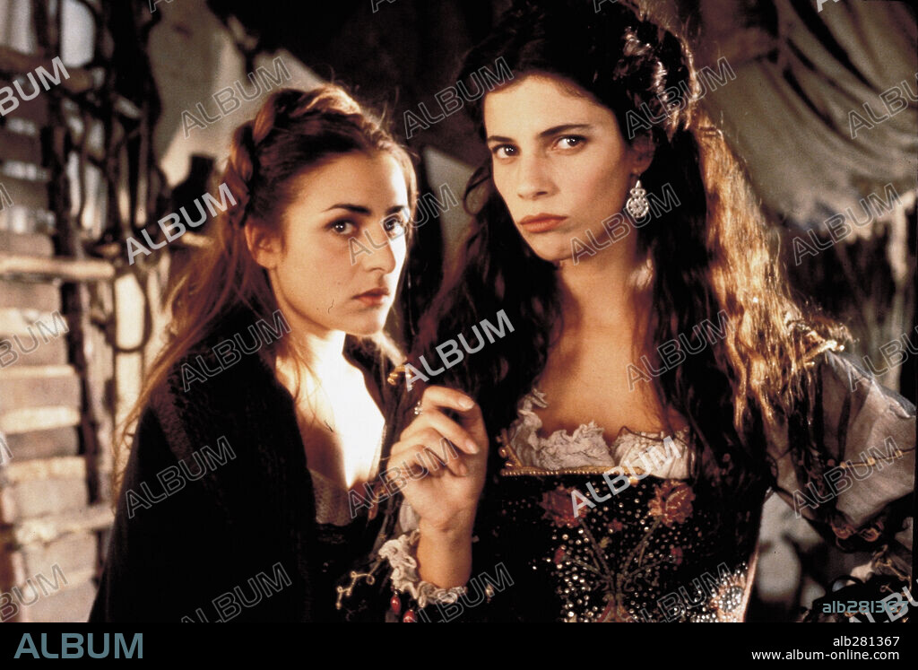 CANDELA PEÑA y MARIBEL VERDU en LA CELESTINA, 1996, dirigida por GERARDO VEGA. Copyright SOGETEL/LOLAFILMS.
