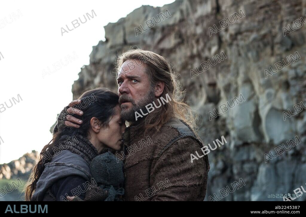 JENNIFER CONNELLY and RUSSELL CROWE in NOAH, 2014, directed by DARREN ARONOFSKY. Copyright NEW REGENCY PICTURES.