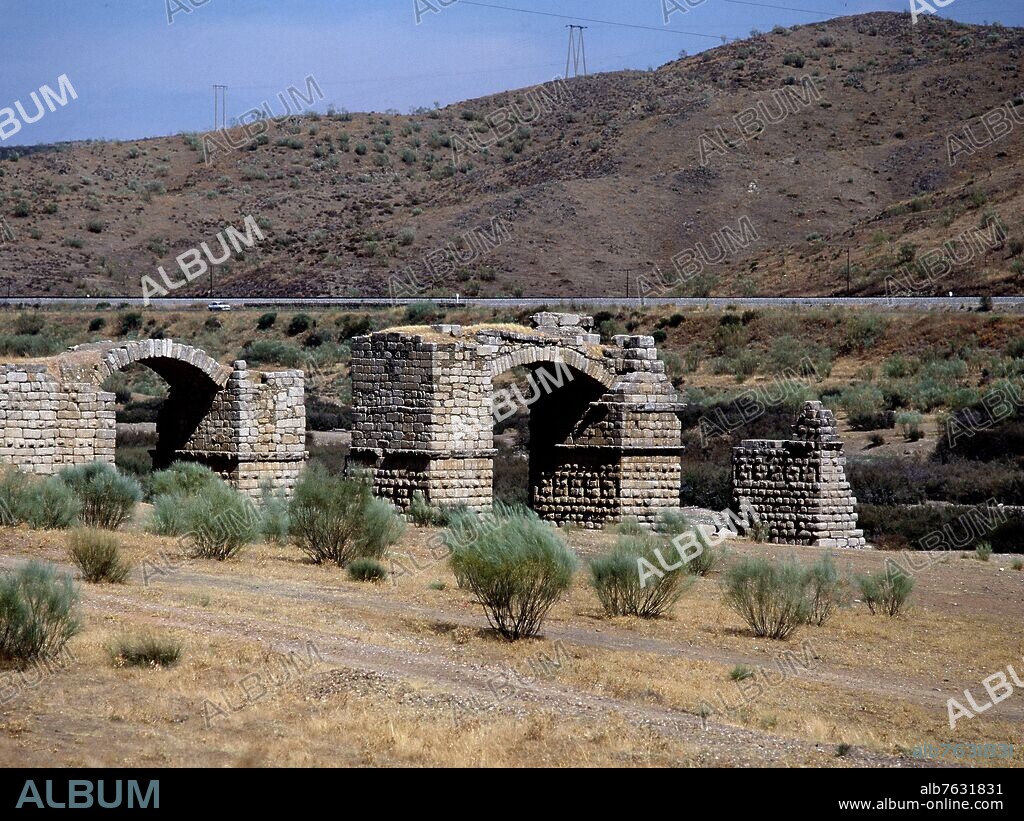 PUENTE DE ALCONETAR-ROMANO-EN RUINAS.