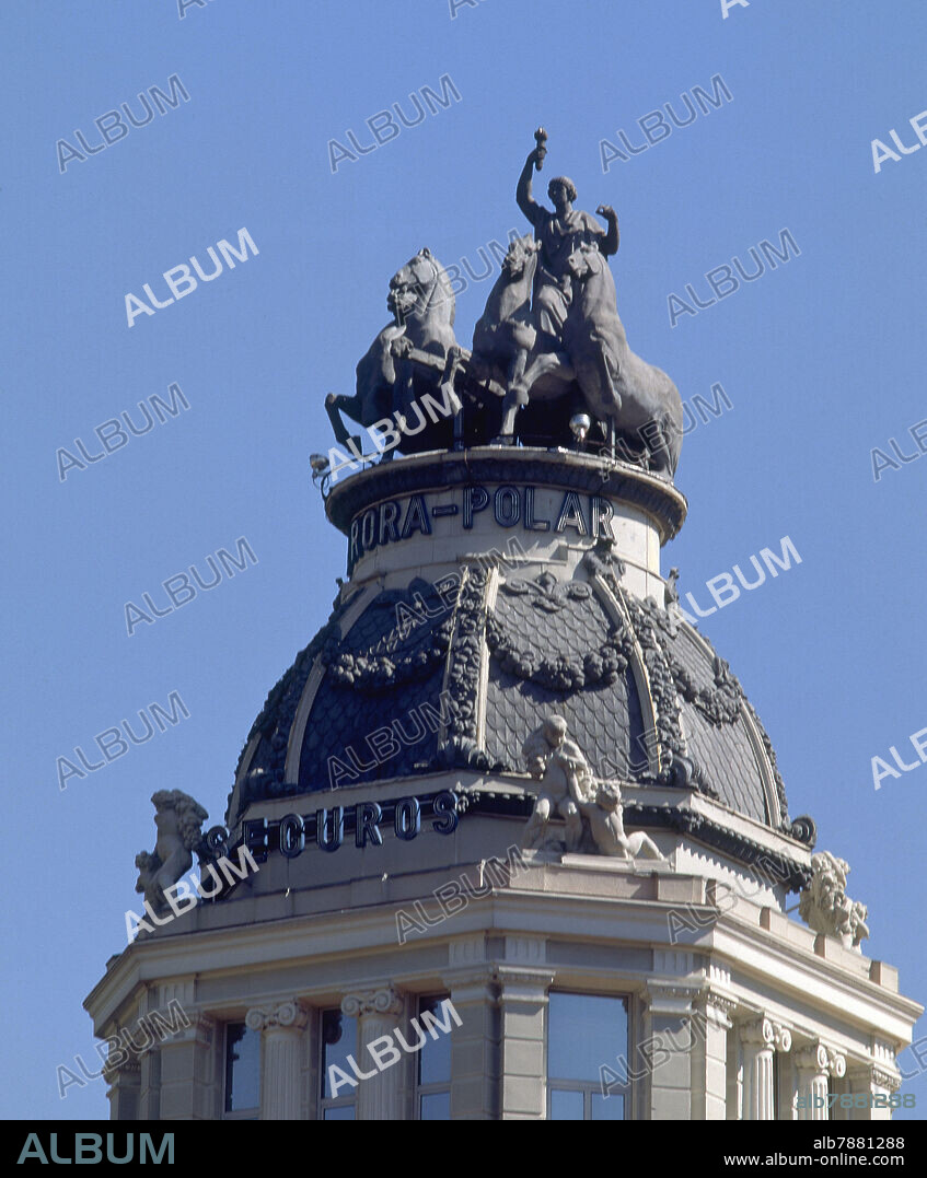 MONASTERIO ARRILLAGA JOSE. CUADRIGA QUE REMATA EL EDIFICIO SIMBOLO DEL CARRO DE LA AURORA - 1926.