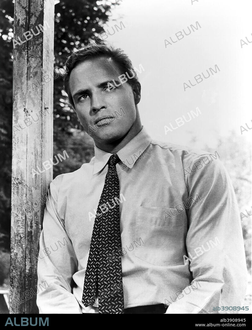 MARLON BRANDO in THE FUGITIVE KIND, 1959, directed by SIDNEY LUMET. Copyright UNITED ARTISTS.