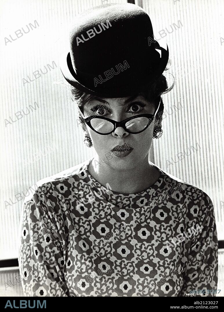 GINA LOLLOBRIGIDA in WOMAN OF STRAW, 1964, directed by BASIL DEARDEN. Copyright UNITED ARTISTS.