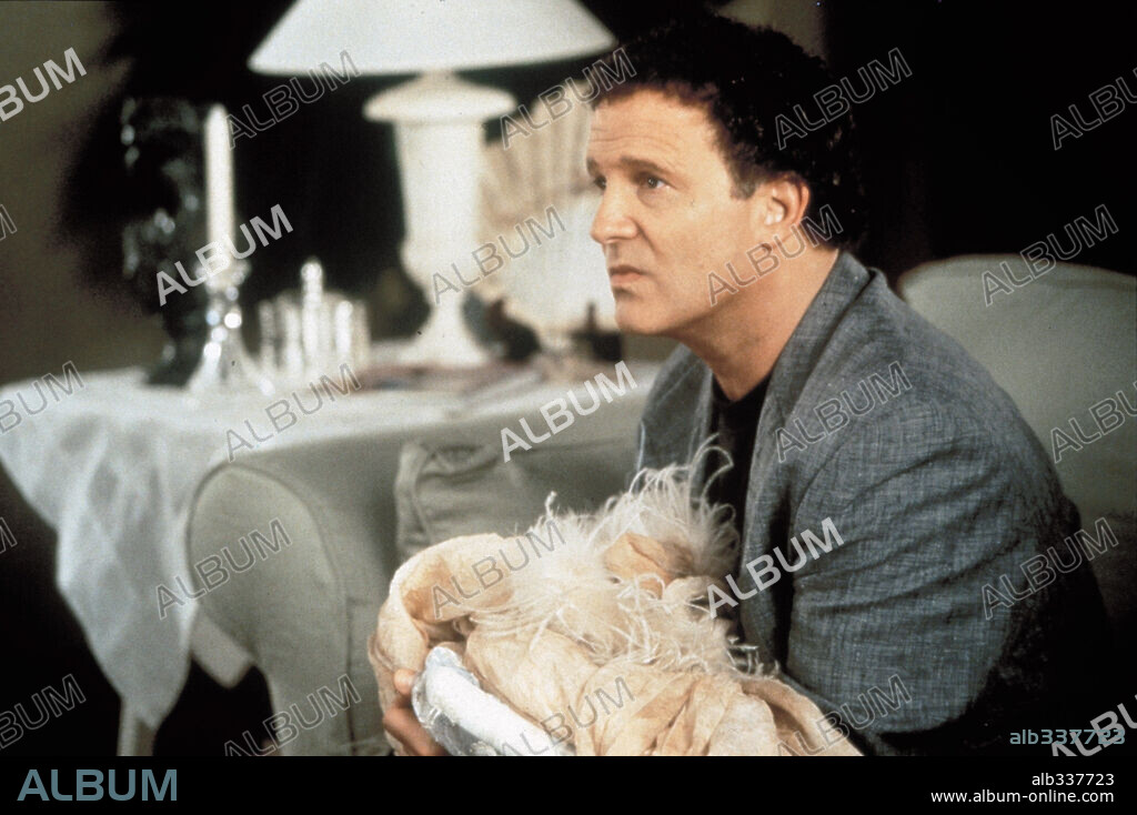 ALBERT BROOKS en LA MUSA, 1999 (THE MUSE), dirigida por ALBERT BROOKS. Copyright OCTOBER FILMS.
