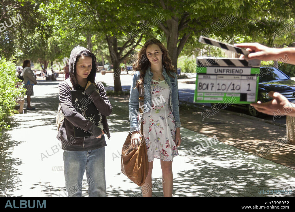 ALYCIA DEBNAM CAREY and LIESL AHLERS in FRIEND REQUEST, 2016, directed by SIMON VERHOEVEN. Copyright Wiedemann & Berg Filmproduktion.