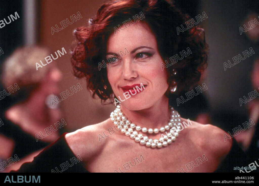 ELIZABETH McGOVERN in BUFFALO SOLDIERS, 2001, directed by GREGOR JORDAN. Copyright MIRAMAX.