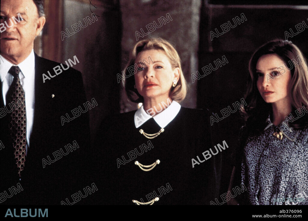 CALISTA FLOCKHART, DIANNE WIEST and GENE HACKMAN in THE BIRDCAGE, 1996, directed by MIKE NICHOLS. Copyright UNITED INTERNATIONAL PICTURES.