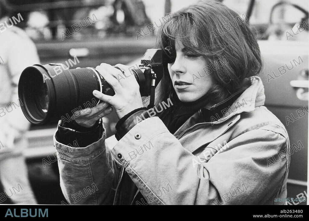 KATHRYN BIGELOW in BLUE STEEL, 1989, directed by KATHERINE BIGELOW. Copyright VESTRON/M.G.M/UNITED ARTISTS.