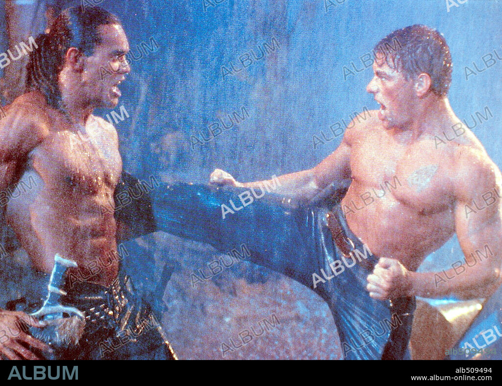 JEAN-CLAUDE VAN DAMME en CYBORG, 1989, dirigida por ALBERT PYUN. Copyright CANNON FILMS.