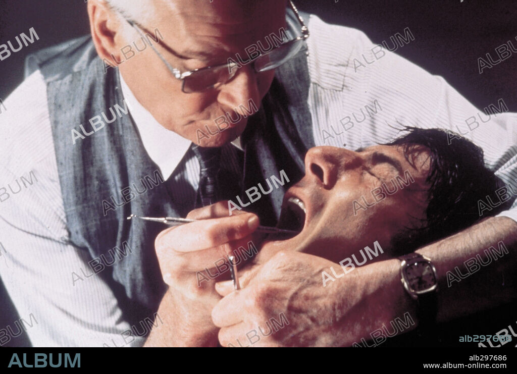 DUSTIN HOFFMAN and LAURENCE OLIVIER in MARATHON MAN, 1976, directed by JOHN SCHLESINGER. Copyright PARAMOUNT PICTURES.