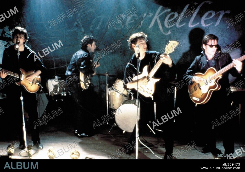 CHRIS O'NEILL, GARY BAKEWELL, IAN HART and STEPHEN DORFF in BACKBEAT, 1994, directed by IAIN SOFTLEY. Copyright GRAMERCY PICTURES.