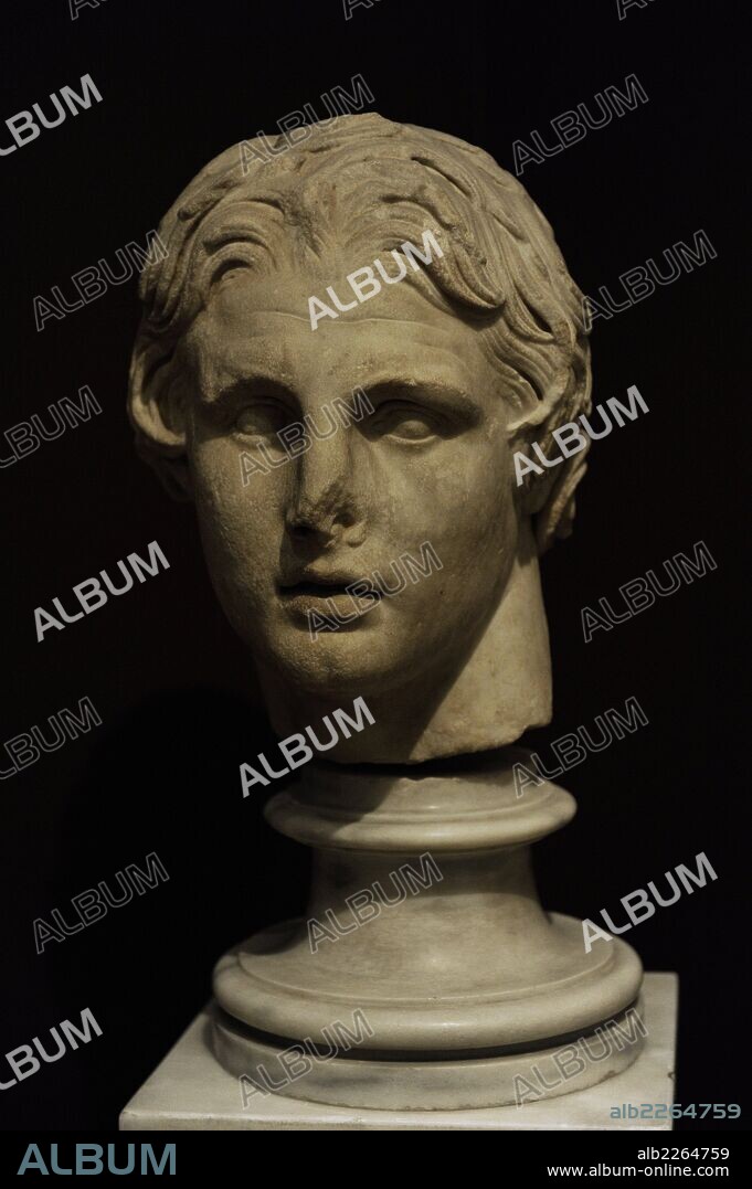 ALEJANDRO MAGNO (Pella, 356 a. C. -Babilonia, 323 a. C.). Rey de Macedonia, hijo de Filipo II y de Olimpia. Cabeza de Alejandro Magno procedente de Pérgamo, Turquía (primera mitad del siglo II a. C.). Mármol. Estilo helenístico. Detalle. Museo Arqueológico. Estambul. Turquía.