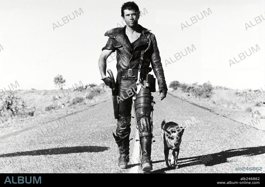 MEL GIBSON en MAD MAX II, 1981 (MAD MAX II: THE MAD MAX II: ROAD WARRIOR), dirigida por GEORGE MILLER. Copyright WARNER BROTHERS.