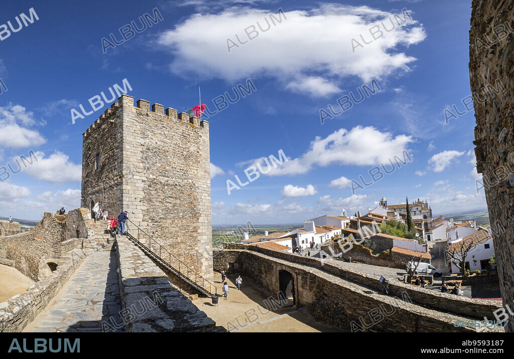 Castelo de Monsaraz, Monumento Nacional, Monsaraz, Distrito de Évora, Alentejo, Portugal.