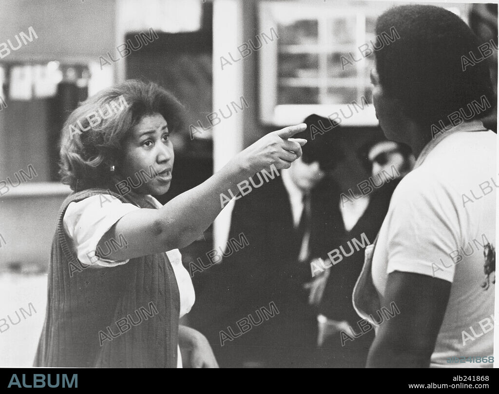 ARETHA FRANKLIN and MATT MURPHY in THE BLUES BROTHERS, 1980, directed by JOHN LANDIS. Copyright UNIVERSAL PICTURES.