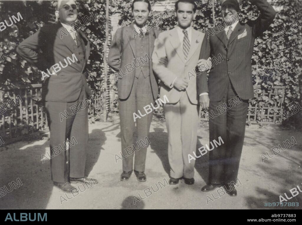 1930. Cuatro Artistas del mundo de las Letras. De izquierda A Derecha, Dámaso Alonso, Luis Cernuda, Federico García Lorca y Vicente Aleixandre.